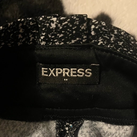 Express Size 4 Ankle High Rise pants - Picture 2 of 3